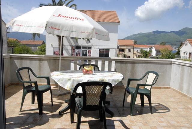 Apartments Dosljak Tivat Ngoại thất bức ảnh