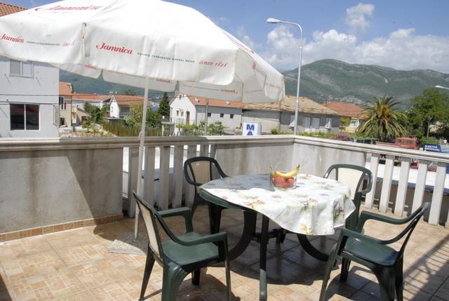 Apartments Dosljak Tivat Ngoại thất bức ảnh
