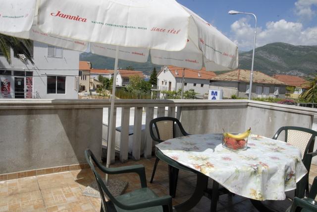 Apartments Dosljak Tivat Ngoại thất bức ảnh